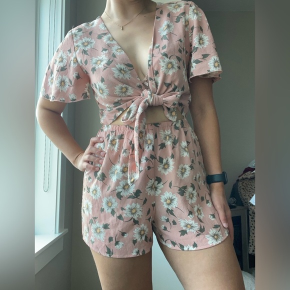 Show Me Your Mumu Pink Floral Romper with Tie Front Small - Picture 5 of 5